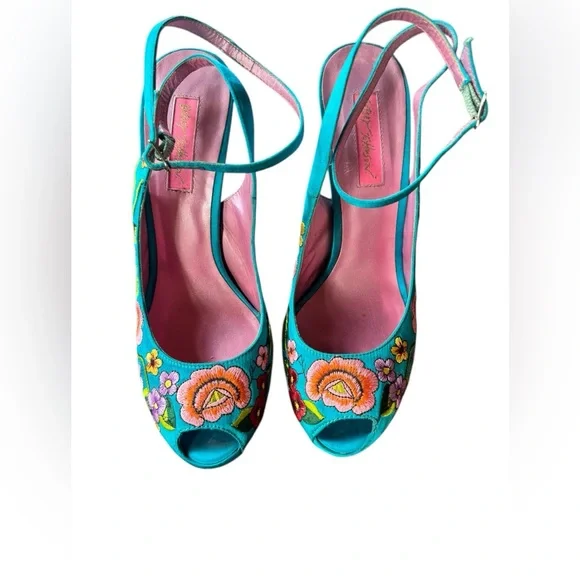 Betsey Johnson Embroidered Floral Teal Heels size 8 - Picture 2 of 9